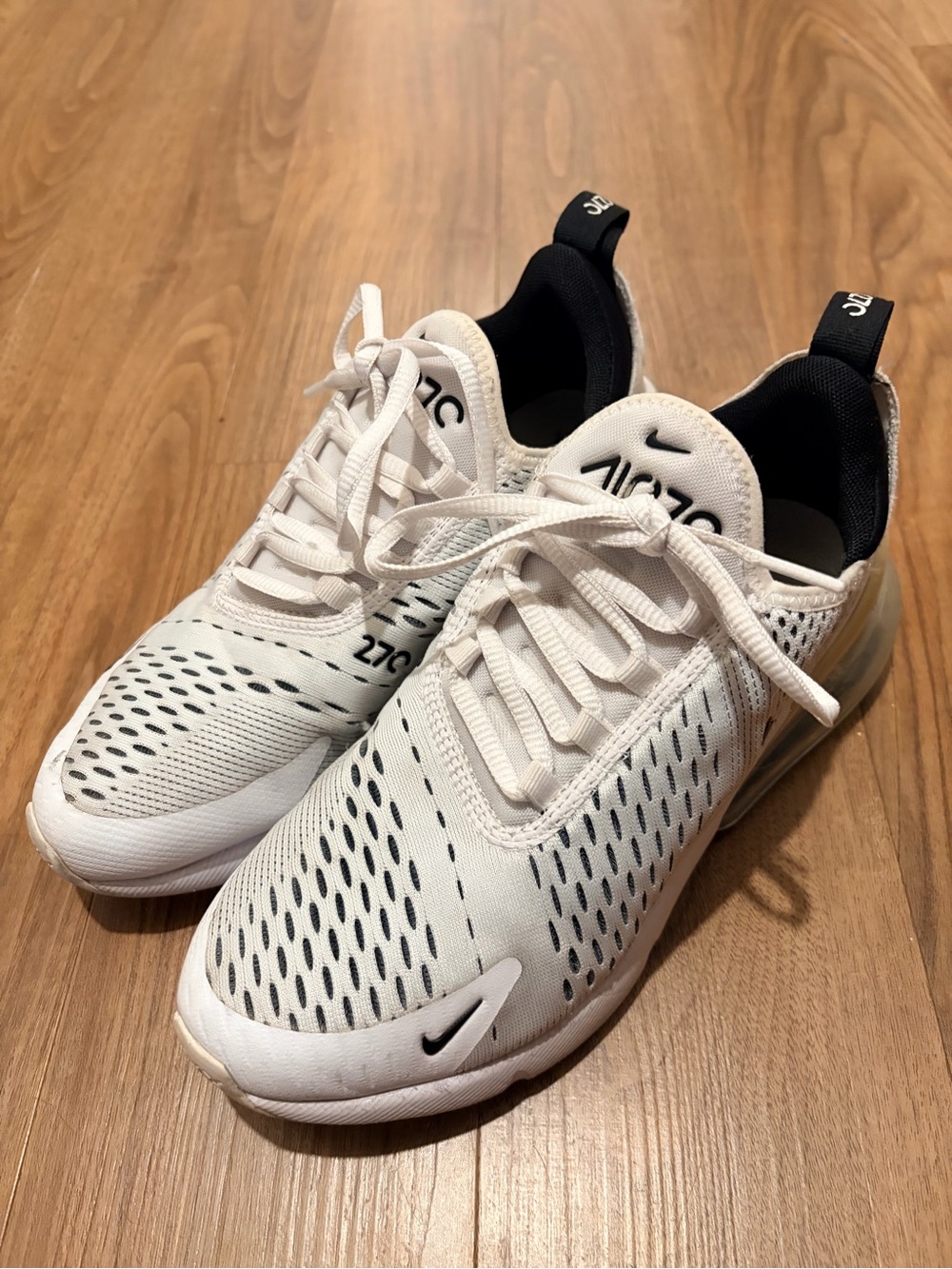 Nike Unisex White and Black Air Max 270 Style Sneakers